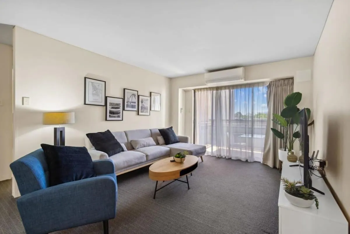 Spacious Holiday Apart On Hay St Cbd パース アパート